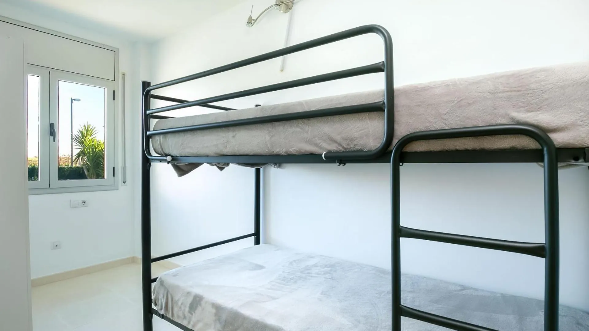 Apartamento Acogedor Con Piscina Y Jardin Privados En Figueres - Es-228-115 Appartamento